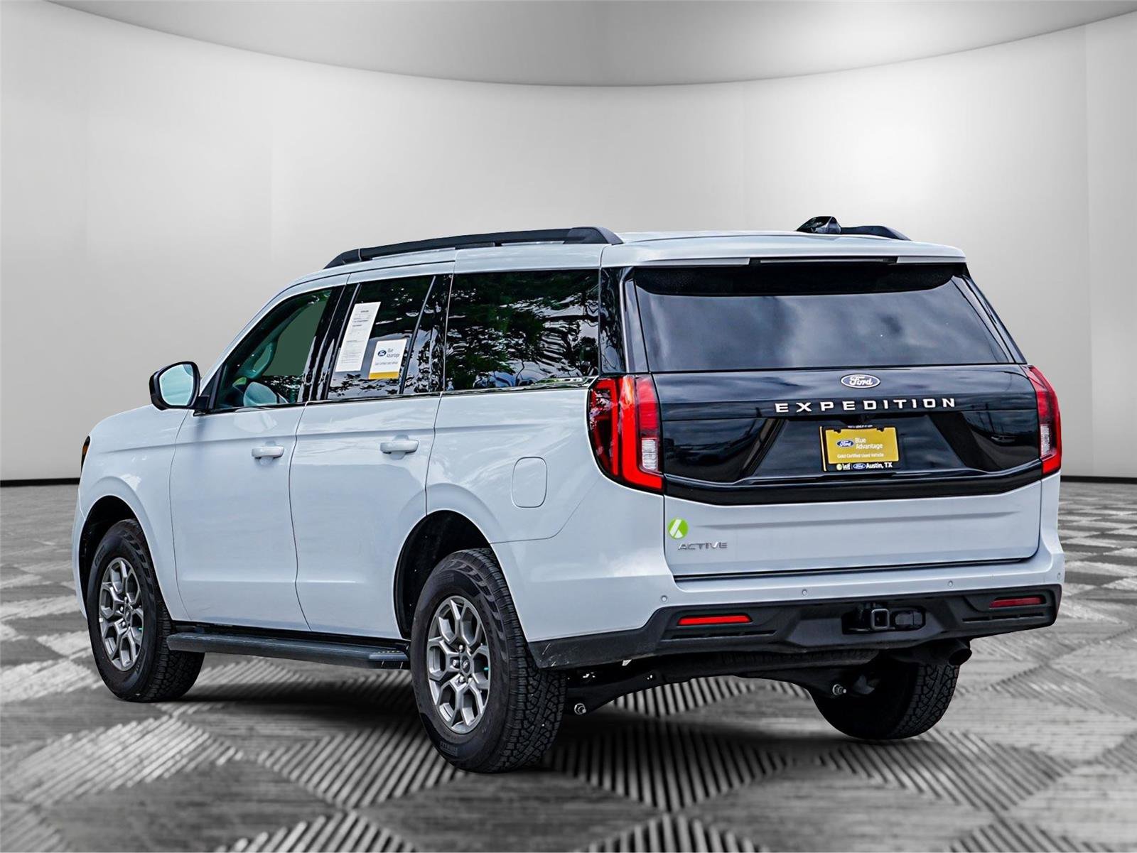 Certified 2025 Ford Expedition Active RWD image 6