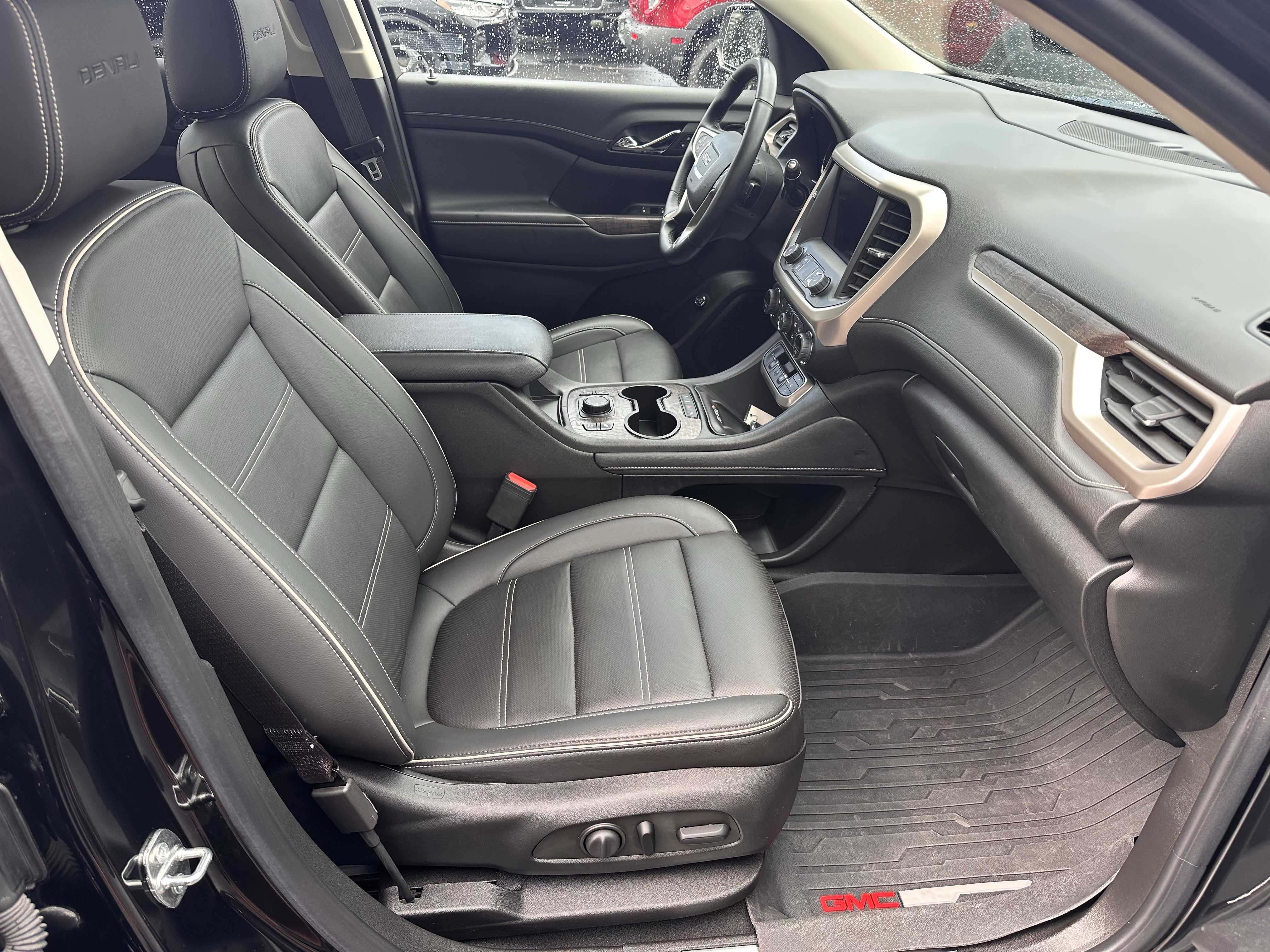 Used 2023 GMC Acadia Denali w/ Black Diamond Edition AWD/4WD image 14