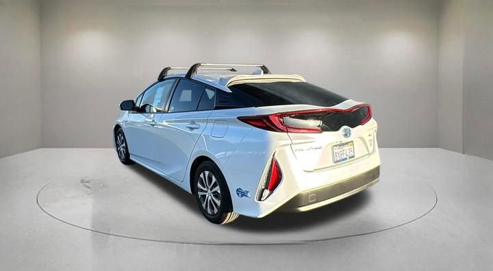 Used 2021 Toyota Prius Prime XLE FWD image 3
