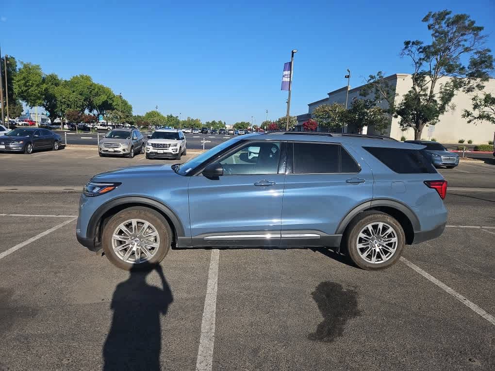 Certified 2025 Ford Explorer Active w/ Active Comfort Package AWD/4WD image 4