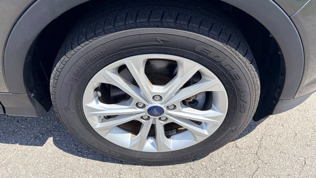 Certified 2018 Ford Escape SE w/ SE Sync 3 Package AWD/4WD image 30