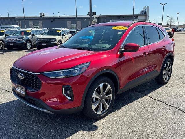 Certified 2023 Ford Escape Platinum AWD/4WD image 2