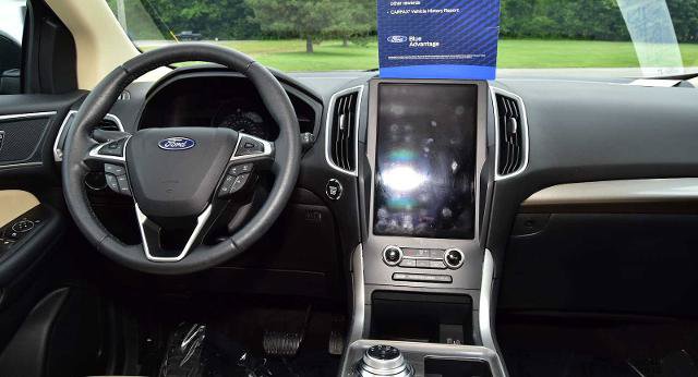 Certified 2024 Ford Edge SEL w/ Convenience Package AWD/4WD image 17