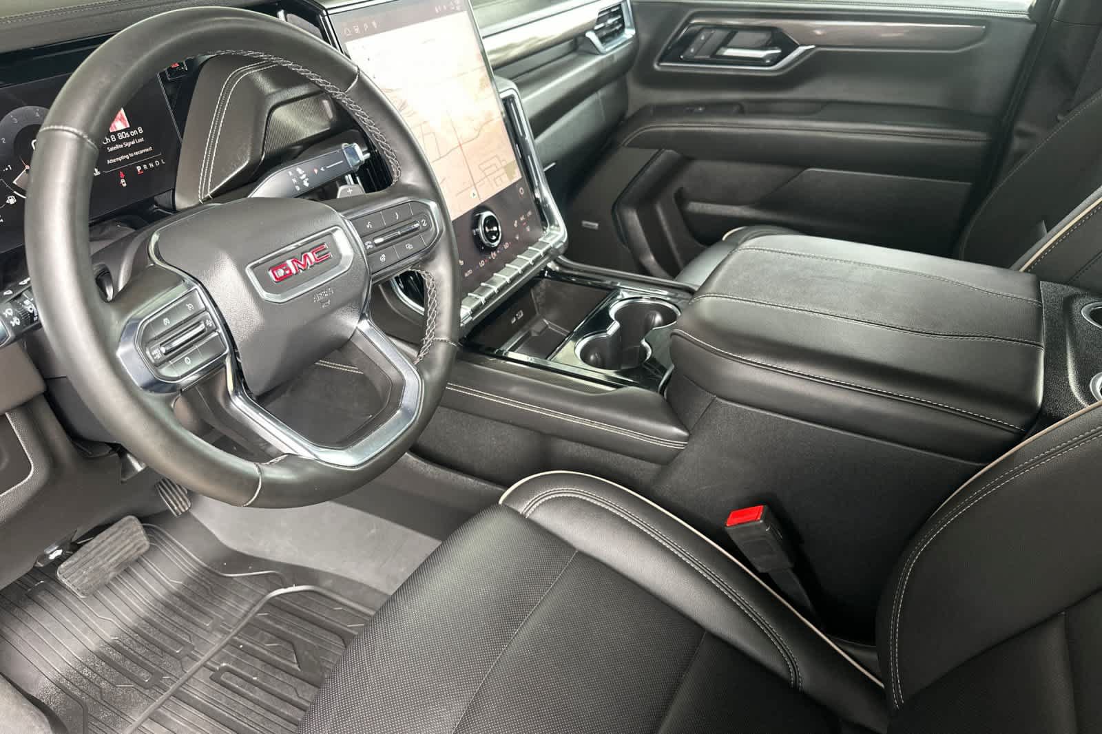 Used 2025 GMC Yukon Elevation AWD/4WD image 11