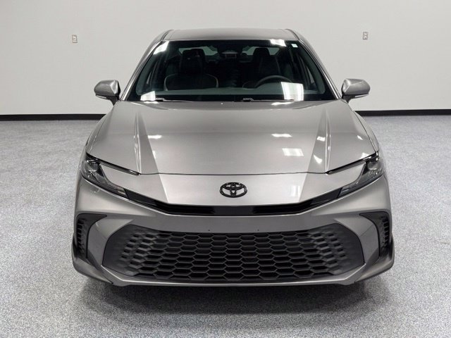 Used 2025 Toyota Camry SE FWD image 6