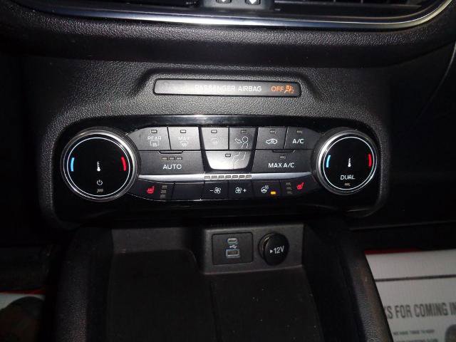 Certified 2022 Ford Escape Titanium w/ Class II Trailer Tow Package image 17