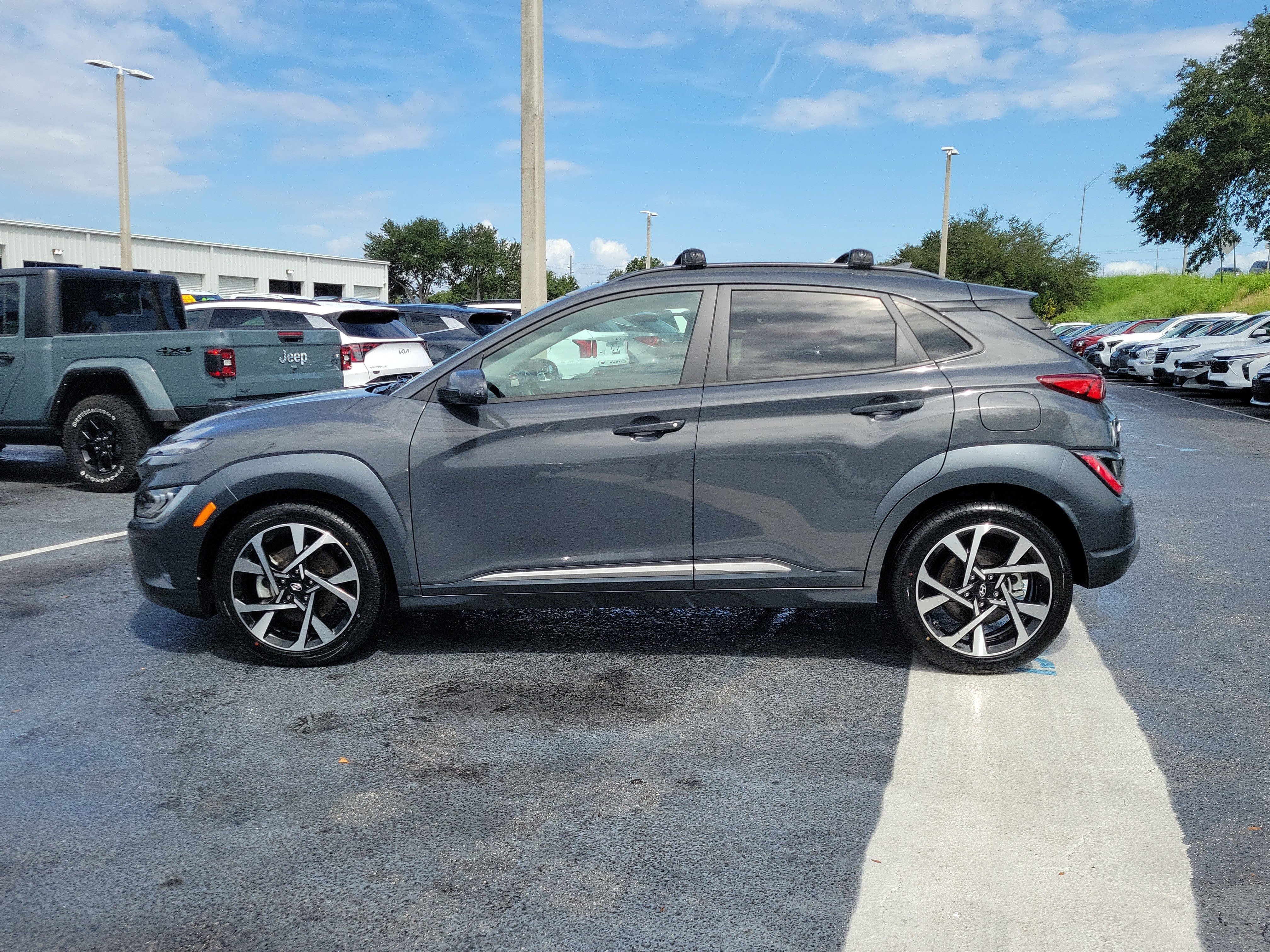Used 2023 Hyundai Kona Limited AWD/4WD image 6