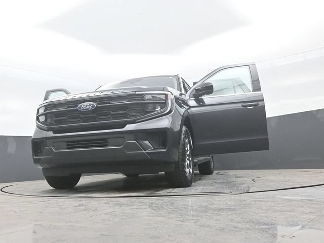 Certified 2025 Ford Expedition Active AWD/4WD image 31