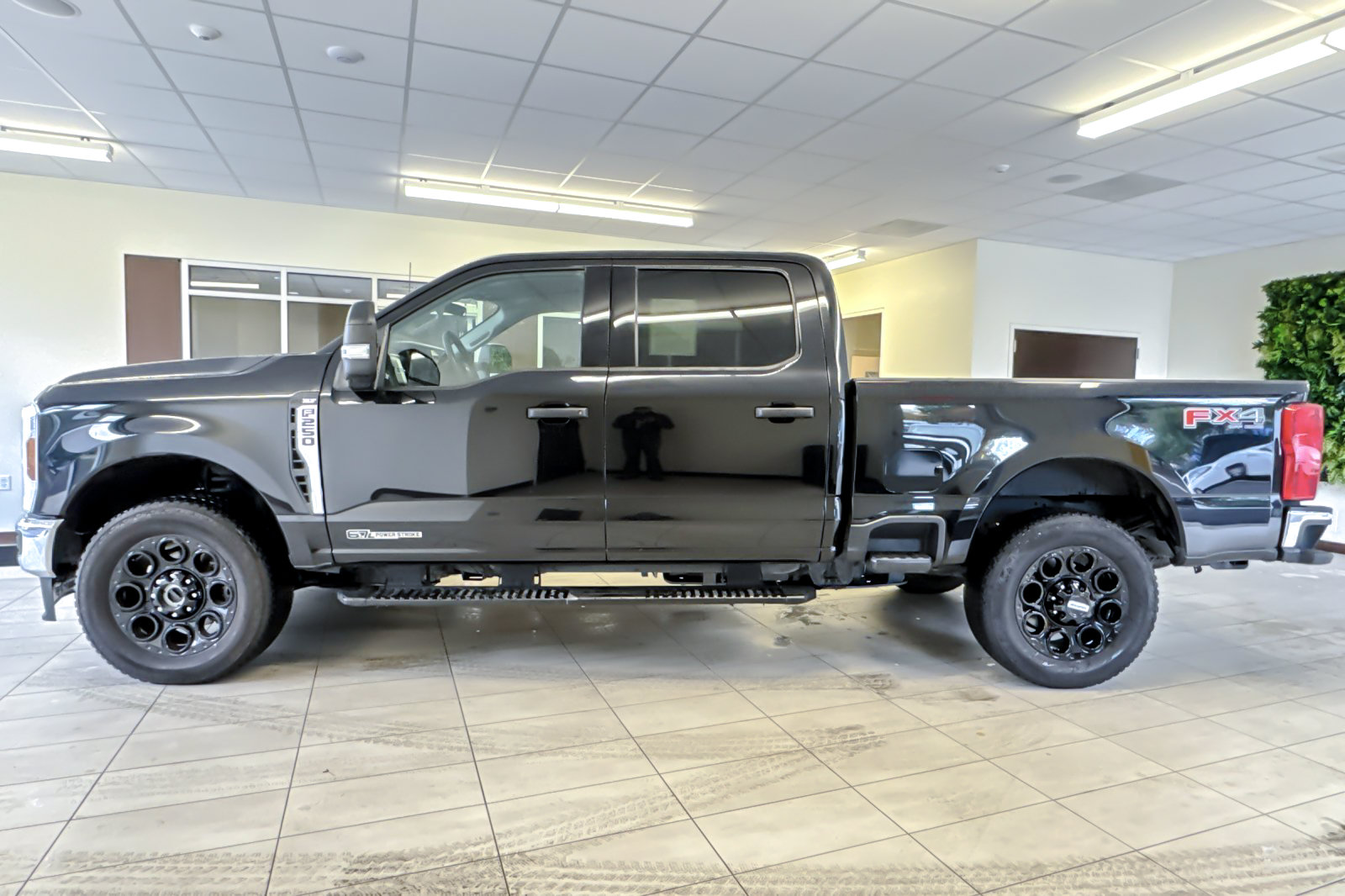 Certified 2024 Ford F350 Lariat w/ Lariat Ultimate Package AWD/4WD image 7