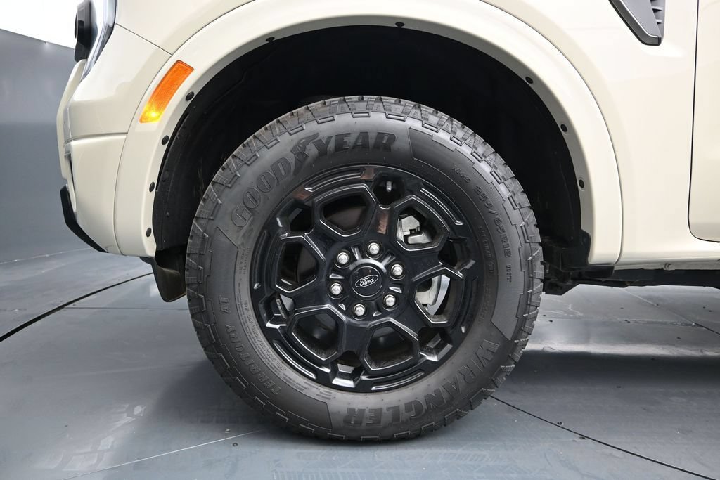 Certified 2025 Ford Ranger Lariat w/ FX4 Off-Road Package AWD/4WD image 12