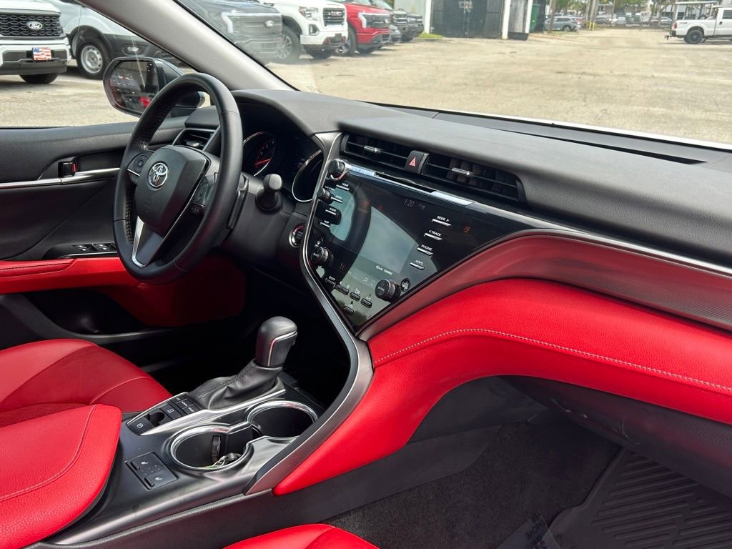 Used 2020 Toyota Camry XSE image 25