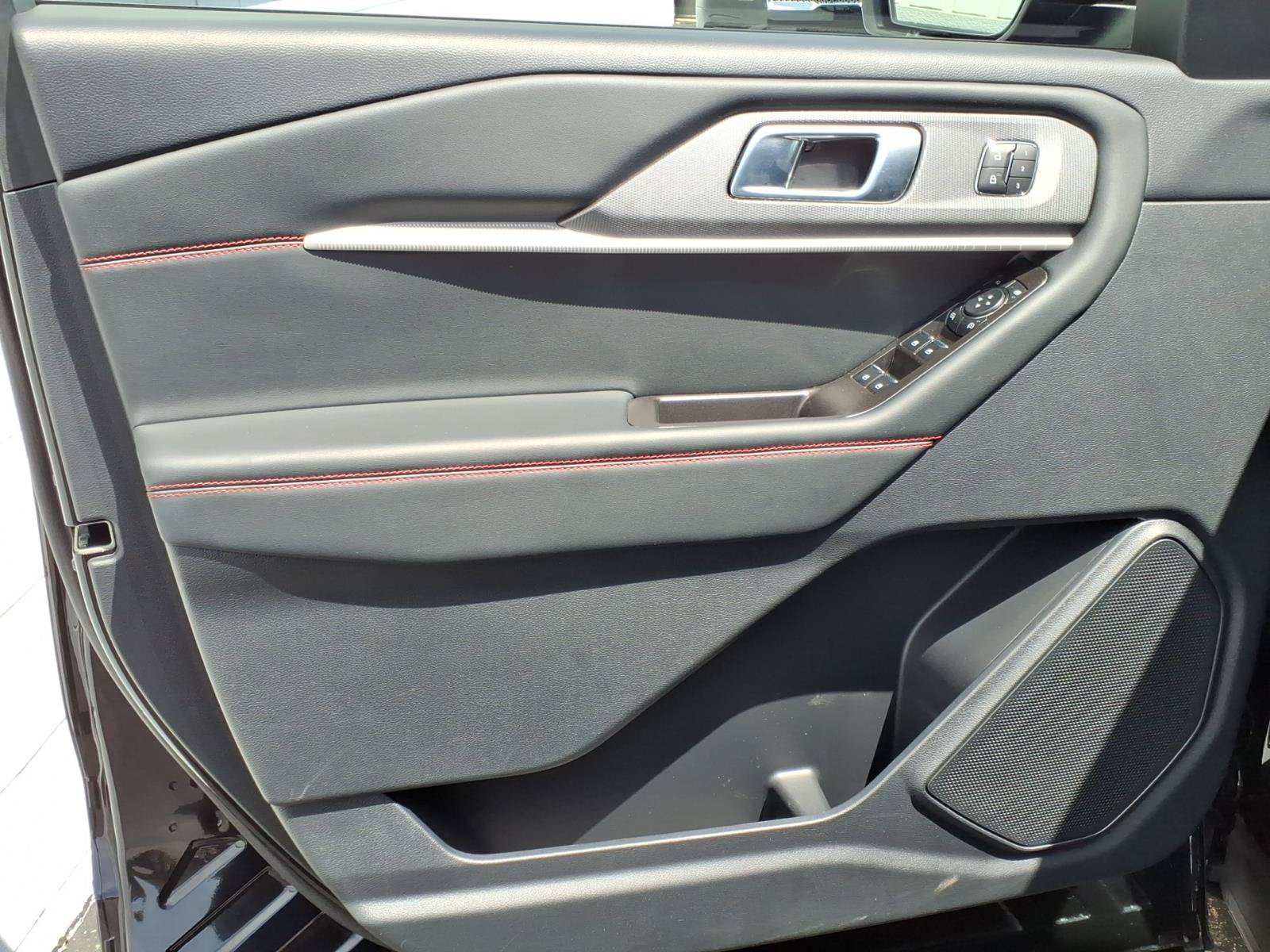 Certified 2025 Ford Explorer ST AWD/4WD image 14