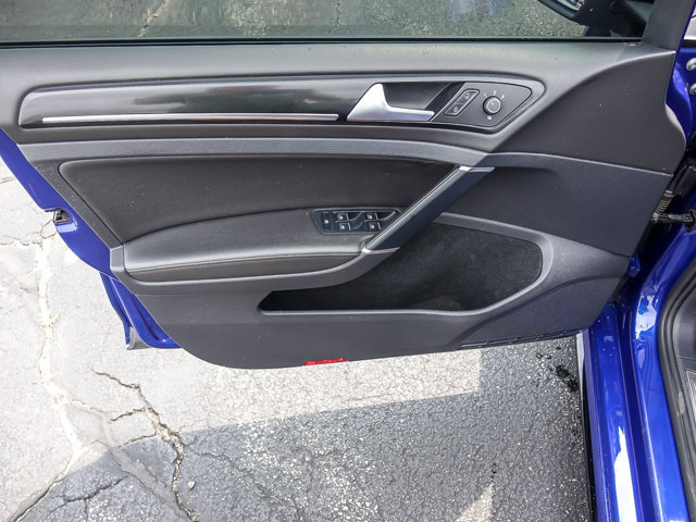 Used 2018 Volkswagen Golf R 4-Door AWD/4WD image 18