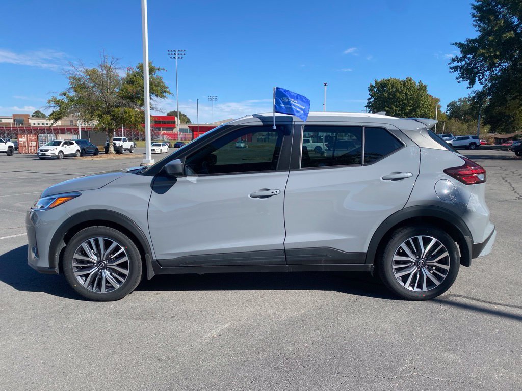 Used 2023 Nissan Kicks SV FWD image 4