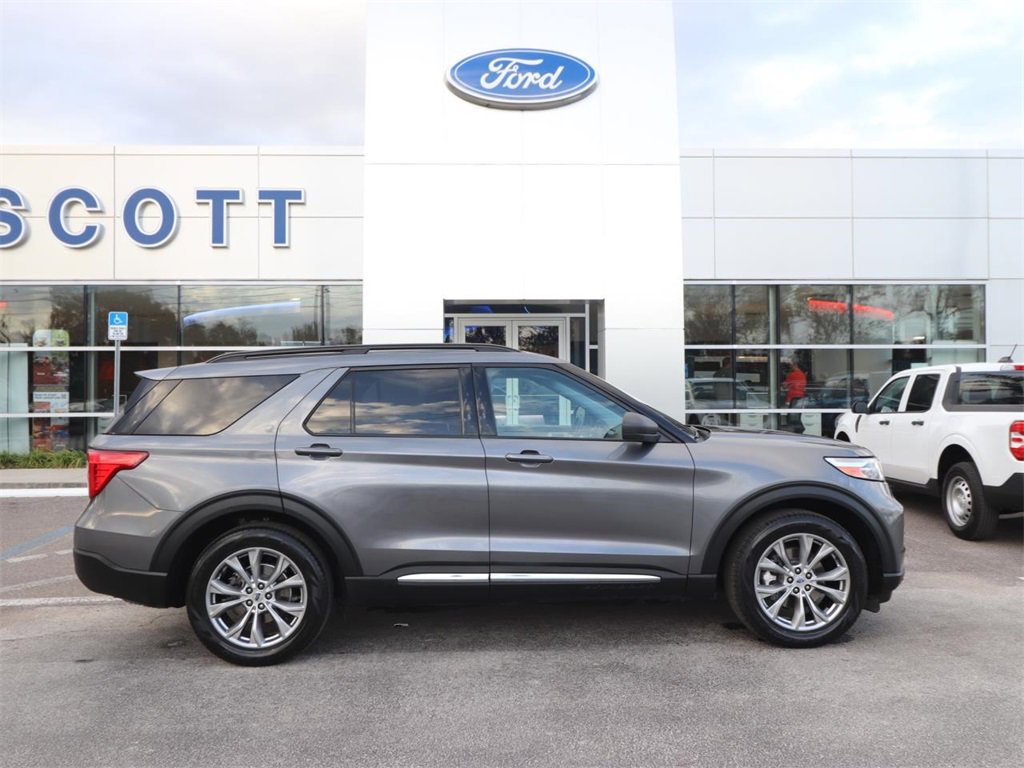 Certified 2022 Ford Explorer XLT w/ Equipment Group 202A image 13