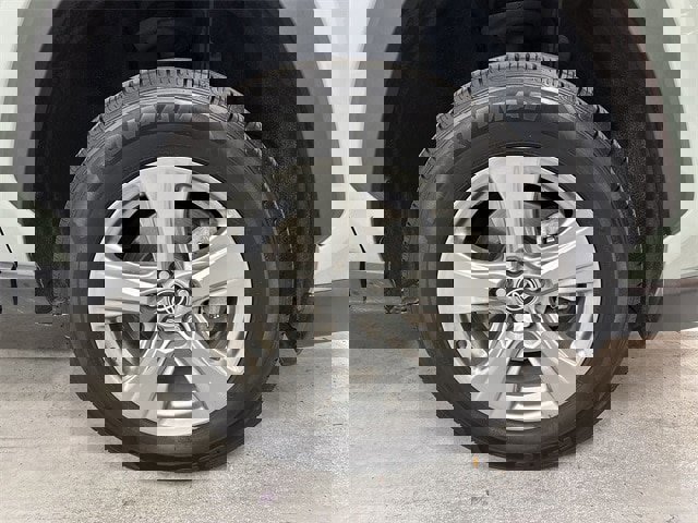 Used 2023 Toyota RAV4 XLE image 2