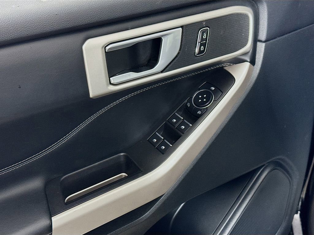 Certified 2023 Ford Explorer XLT w/ Equipment Group 202A image 17