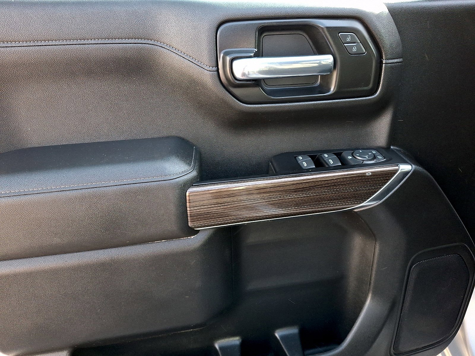 Used 2022 Chevrolet Silverado 1500 RST w/ Safety Package image 11