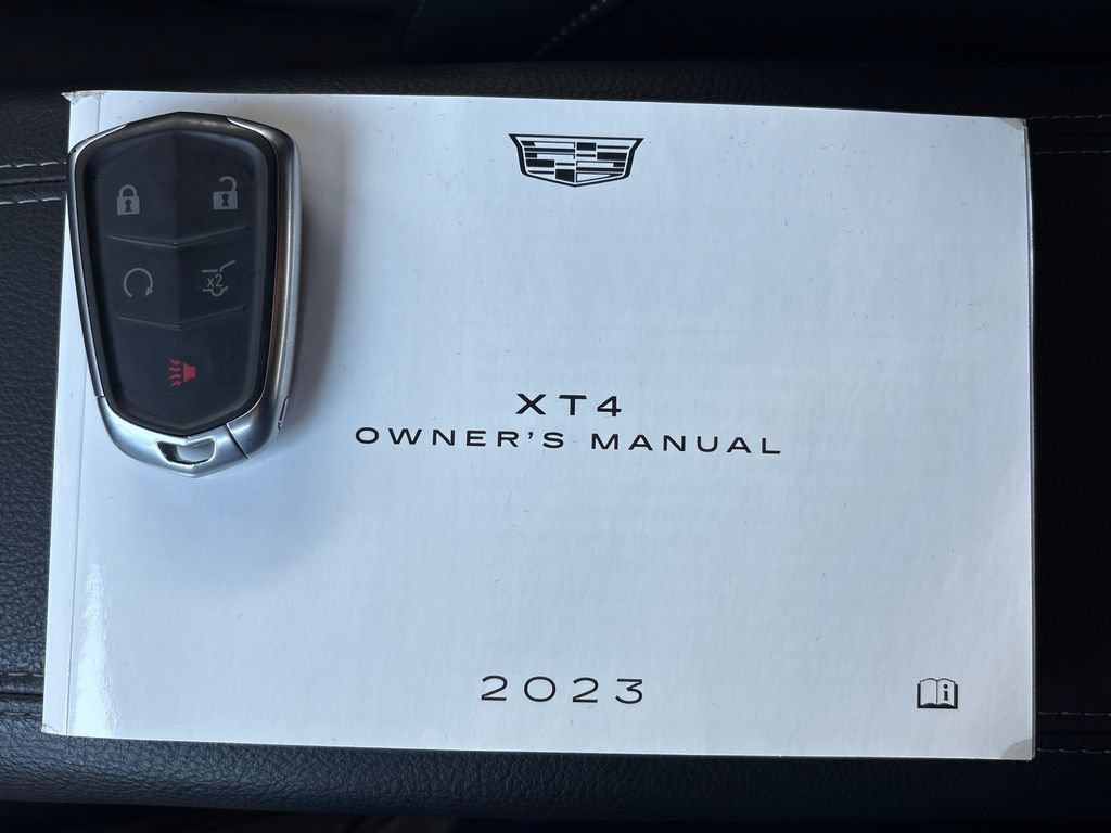 Used 2023 Cadillac XT4 Luxury w/ Cold Weather Package FWD image 21