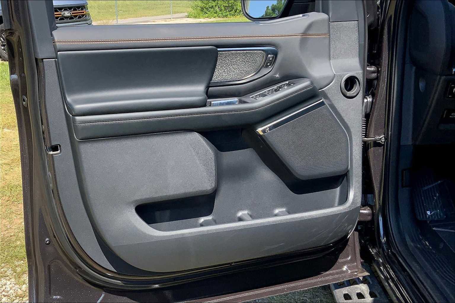 Certified 2025 Ford Expedition Tremor image 11