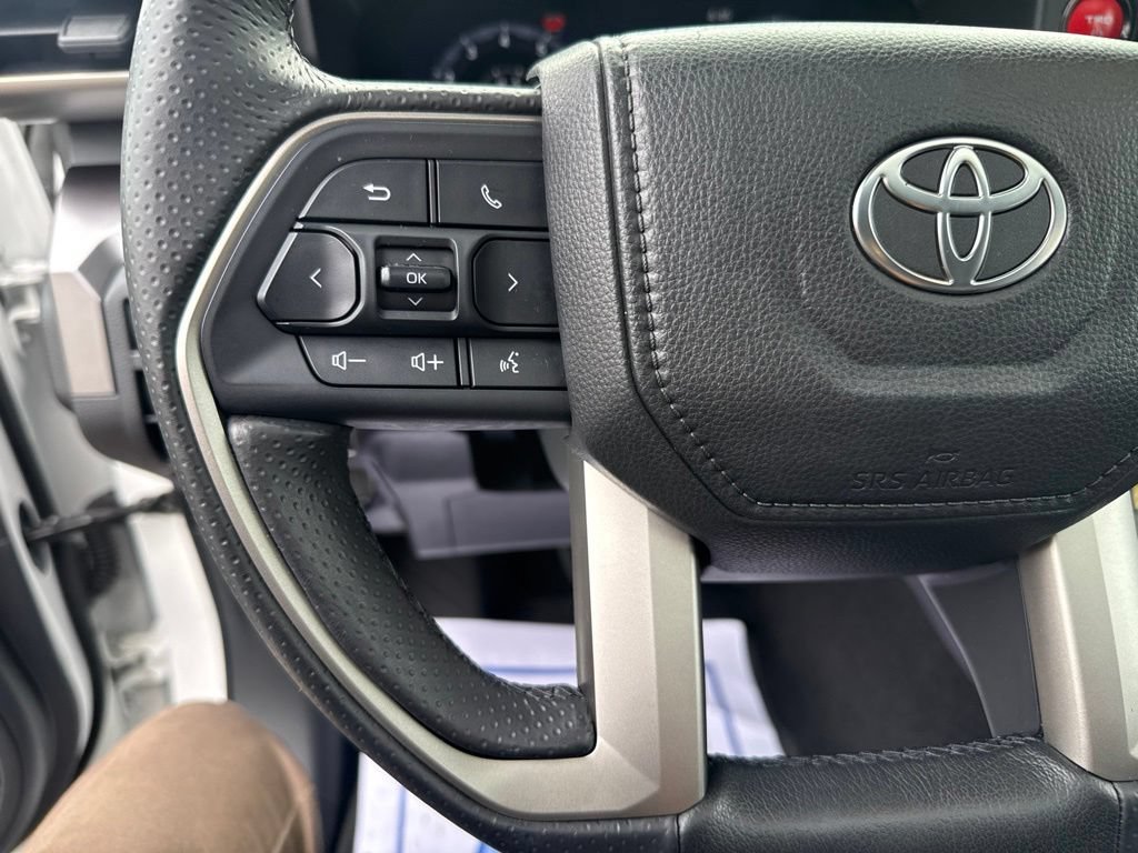 Used 2025 Toyota 4Runner TRD Off-Road Premium AWD/4WD image 19