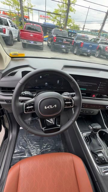 Used 2026 Kia Carnival SX FWD image 11