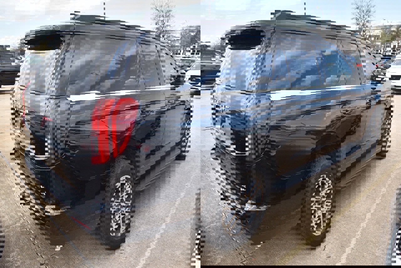 Certified 2025 Ford Expedition Max Active image 5