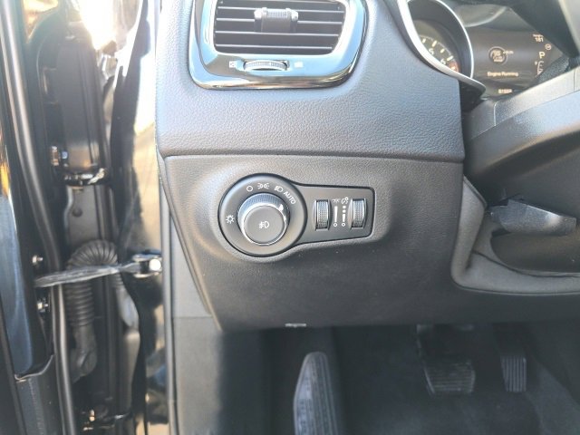 Used 2018 Jeep Compass Limited w/ Navigation Group image 23