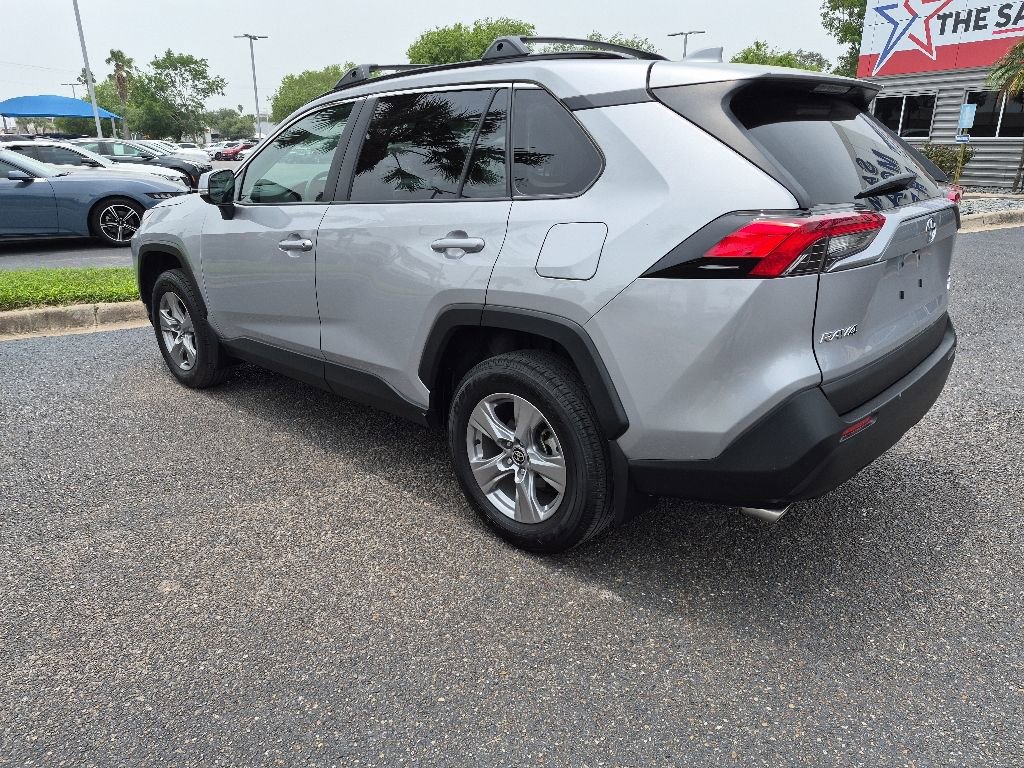 Used 2025 Toyota RAV4 XLE AWD/4WD image 3