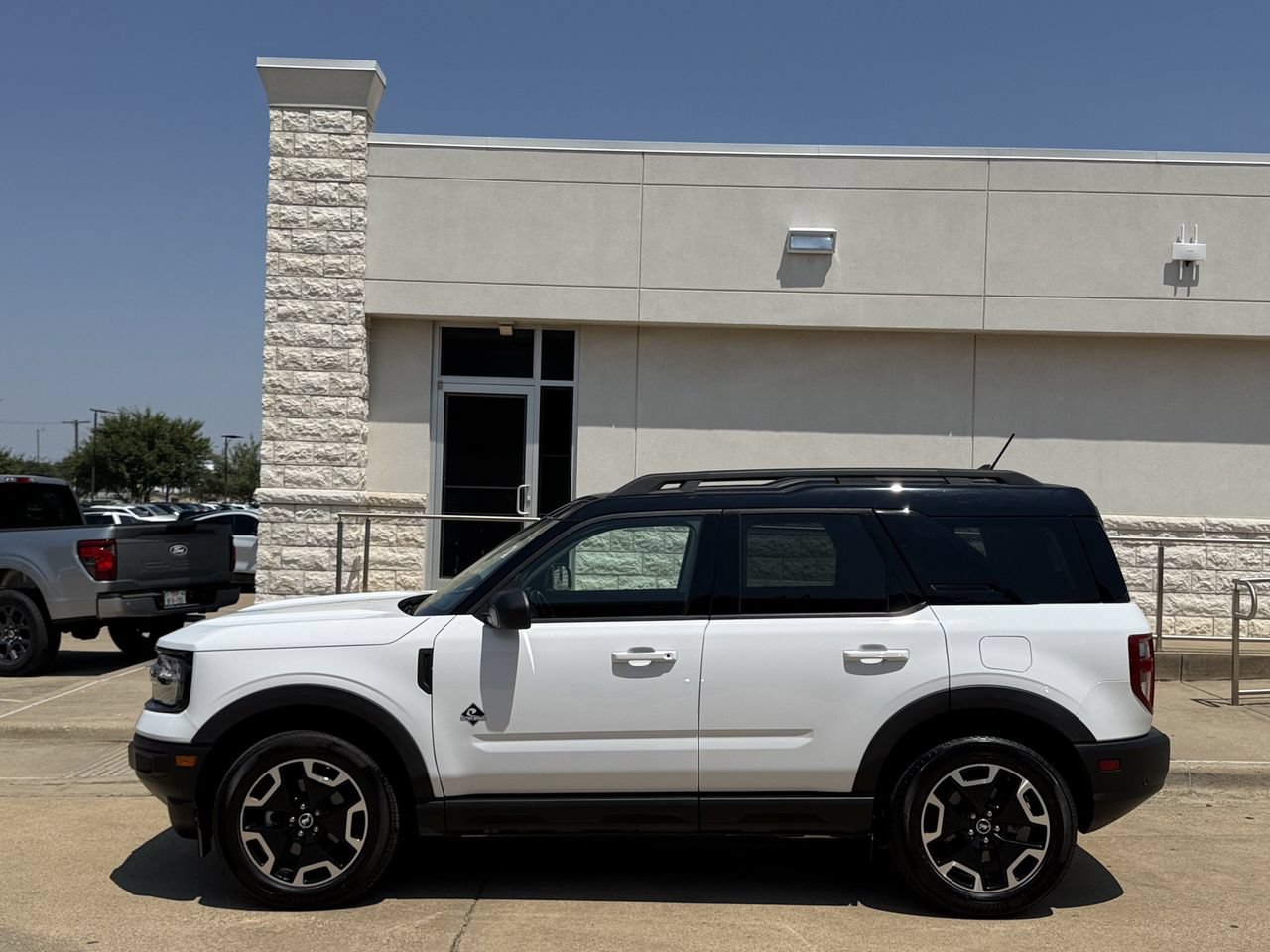 Certified 2024 Ford Bronco Sport Outer Banks AWD/4WD image 3