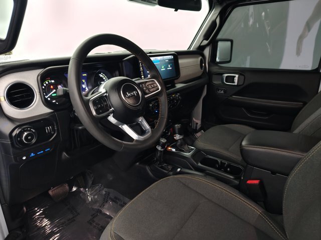 Used 2024 Jeep Wrangler Unlimited Sahara AWD/4WD image 40