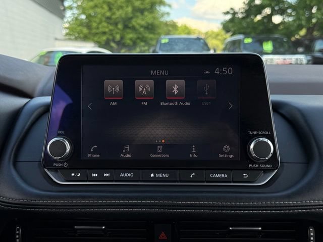Used 2022 Nissan Rogue SV AWD/4WD image 25