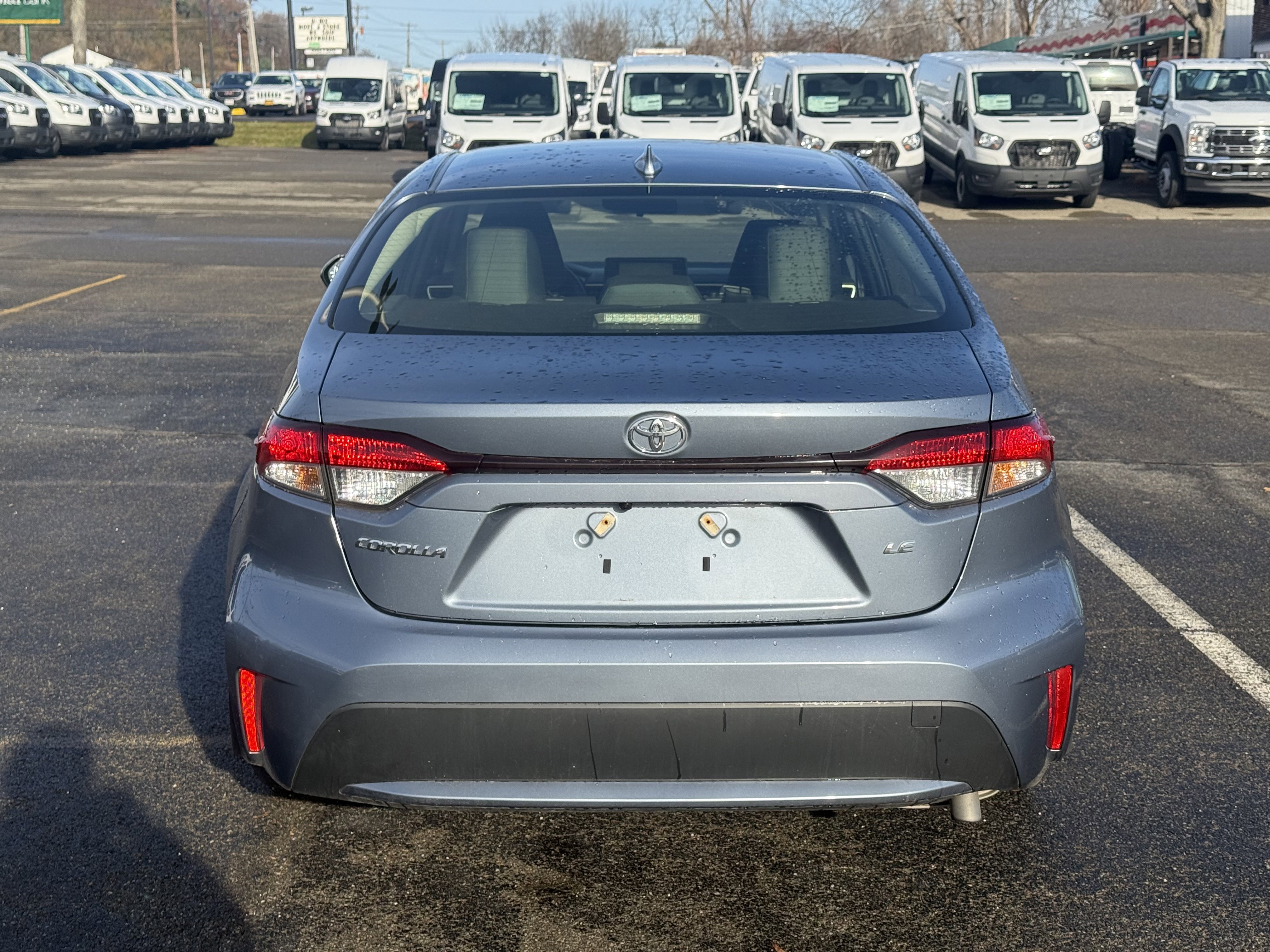 Used 2022 Toyota Corolla LE image 3