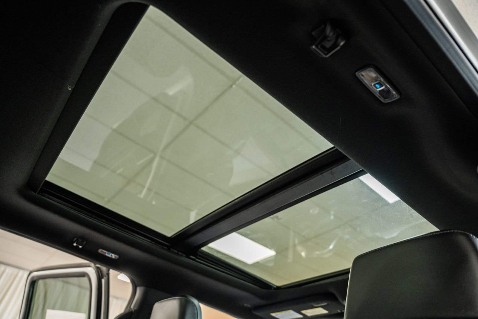 Certified 2023 Ford F150 Lariat w/ Equipment Group 502A High image 44