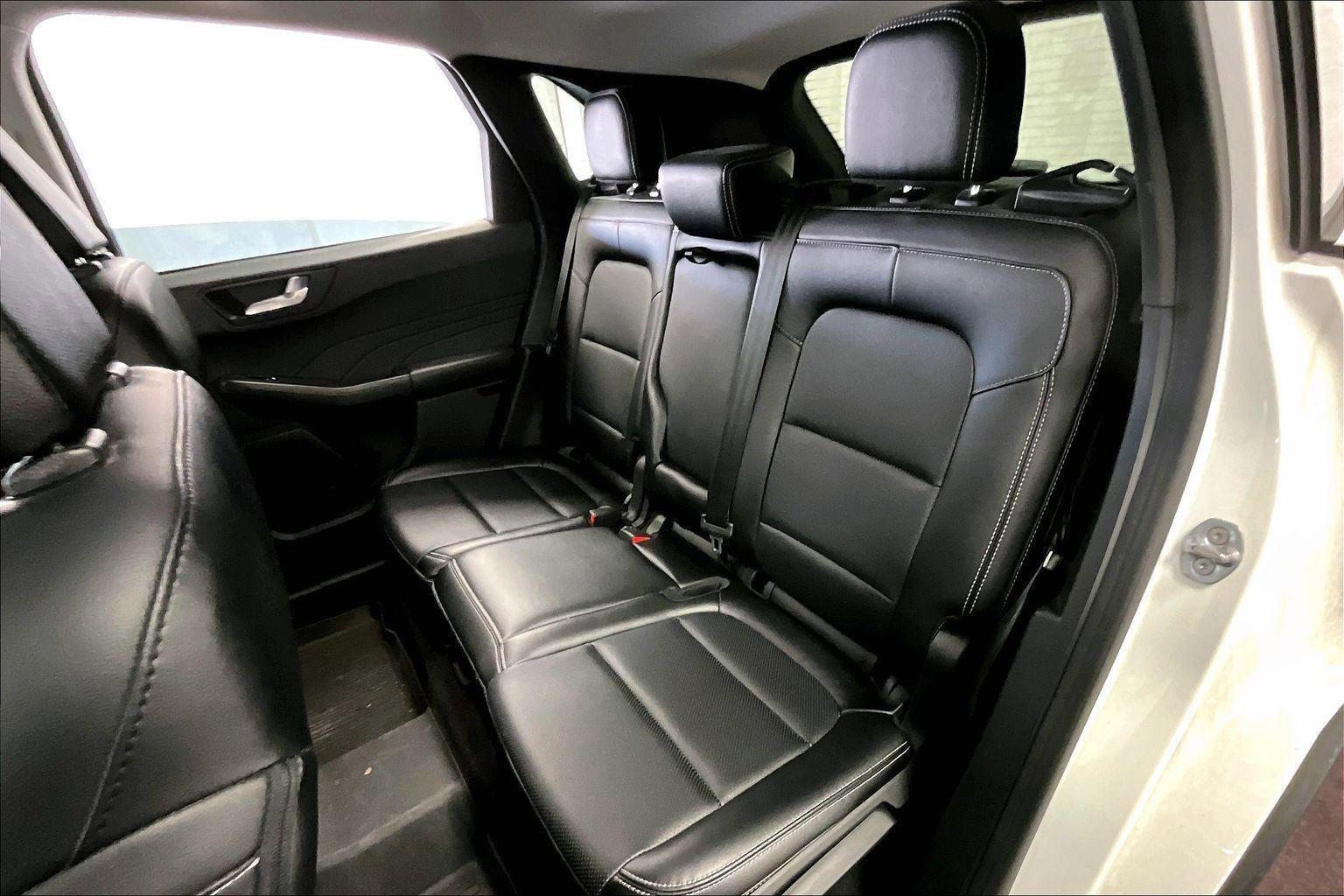 Certified 2022 Ford Escape Titanium w/ Class II Trailer Tow Package image 25