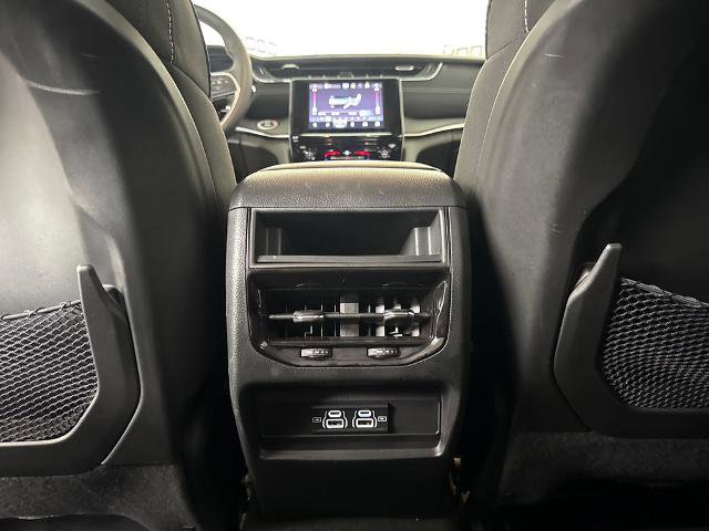 Used 2023 Jeep Grand Cherokee Laredo RWD image 11