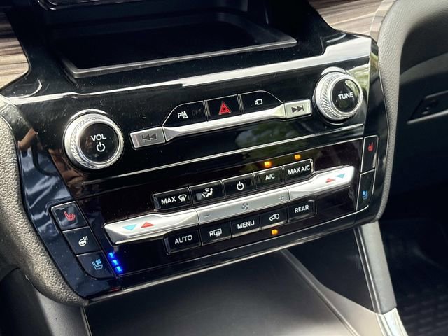 Certified 2023 Ford Explorer Limited AWD/4WD image 32