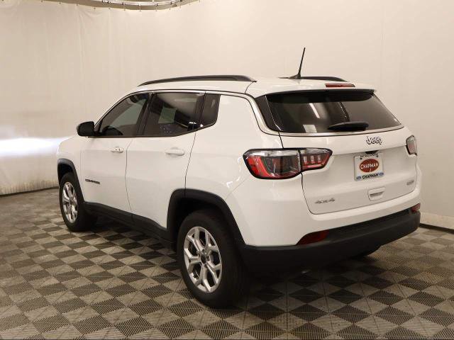 Used 2025 Jeep Compass Latitude image 4