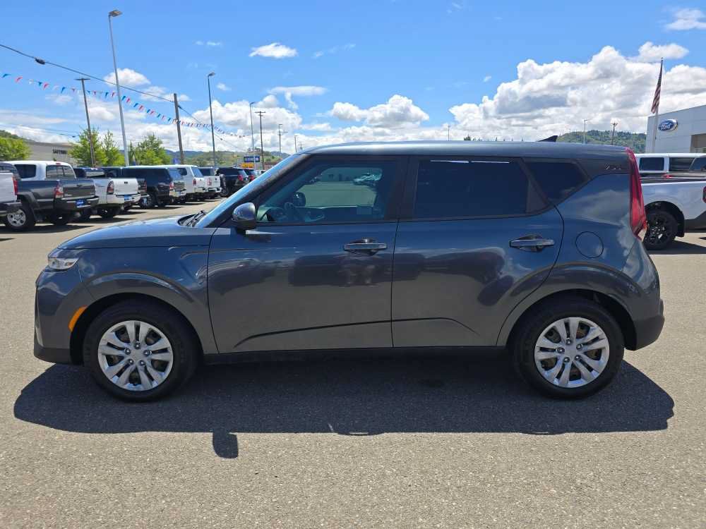 Used 2020 Kia Soul LX FWD image 2