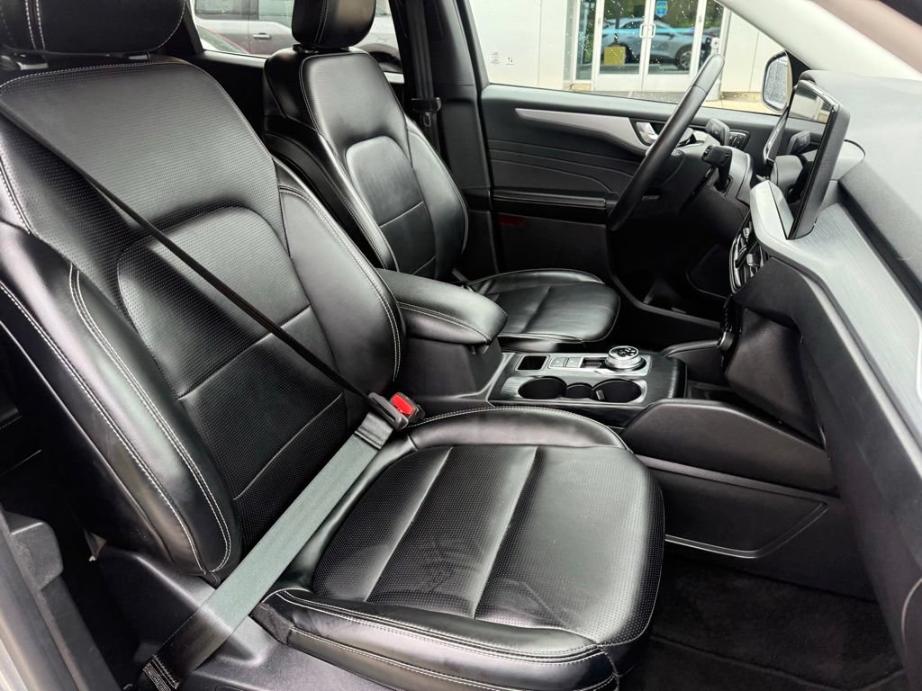 Certified 2024 Ford Escape Platinum AWD/4WD image 14