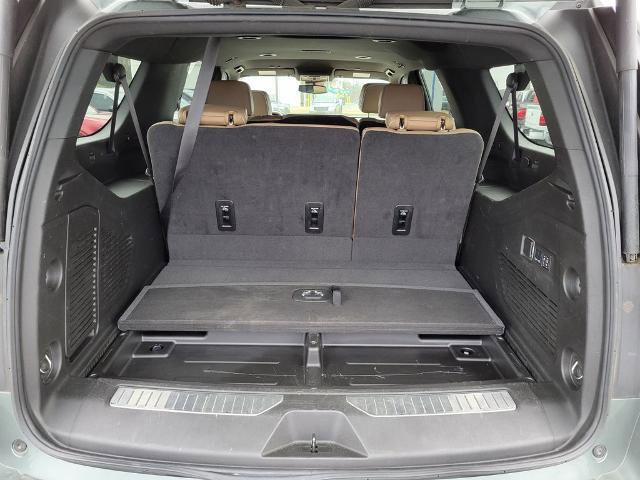Used 2024 Chevrolet Suburban Premier image 13