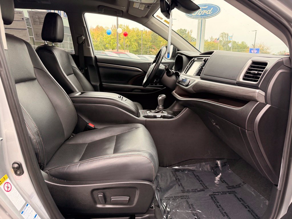 Used 2019 Toyota Highlander Limited Platinum AWD/4WD image 20