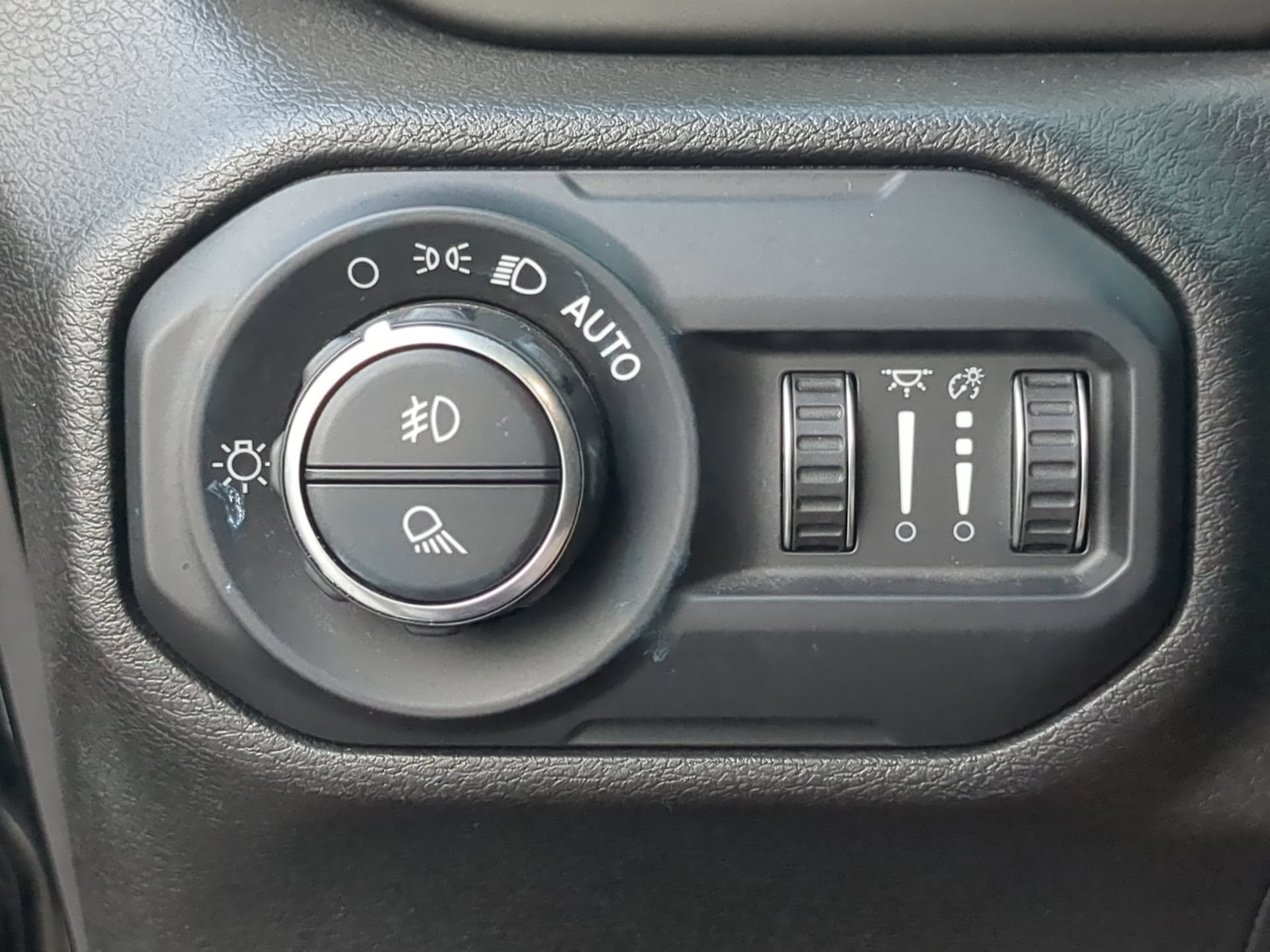 Used 2021 Jeep Gladiator Sport AWD/4WD image 63