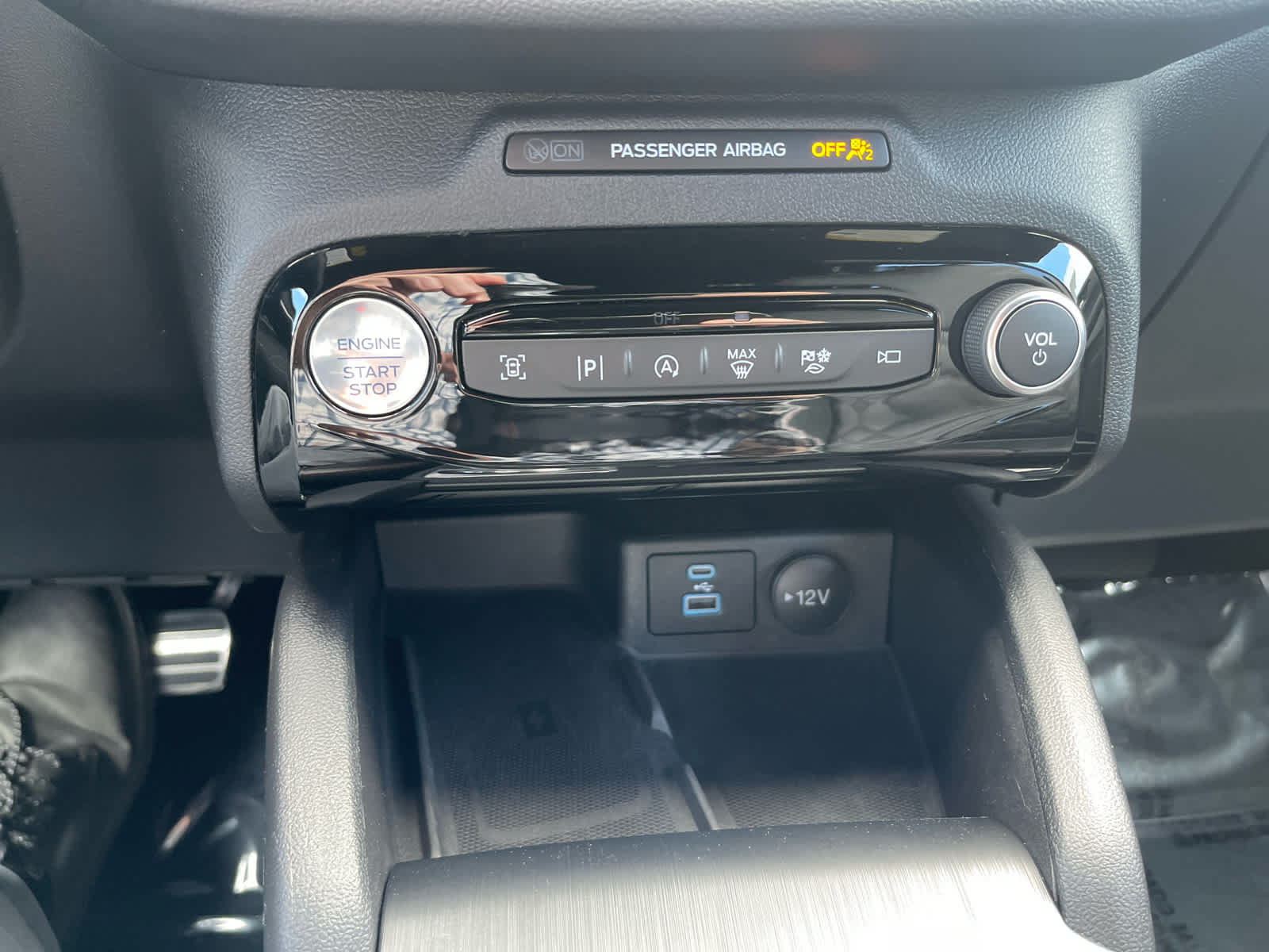 Certified 2023 Ford Escape ST-Line Elite w/ Premium Technology Package AWD/4WD image 18