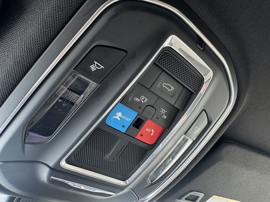 Used 2024 Jeep Grand Cherokee L Limited image 20