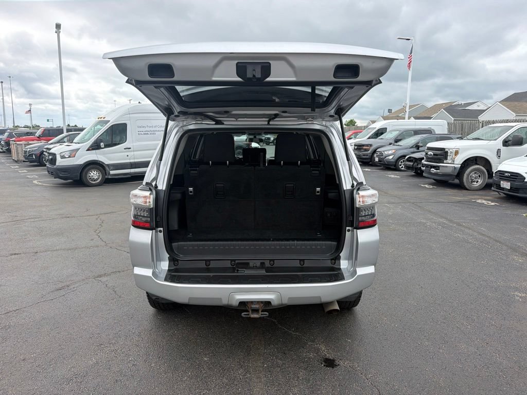 Used 2018 Toyota 4Runner SR5 AWD/4WD image 47