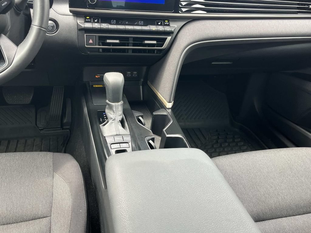 Used 2025 Toyota Camry LE w/ Convenience Package FWD image 18