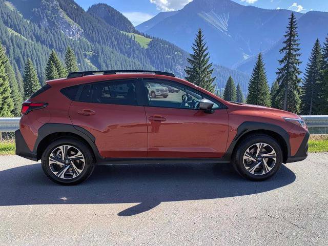 Used 2024 Subaru Crosstrek 2.0i Premium AWD/4WD image 7
