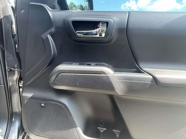 Used 2020 Toyota Tacoma TRD Sport w/ TRD Premium Sport Package AWD/4WD image 29