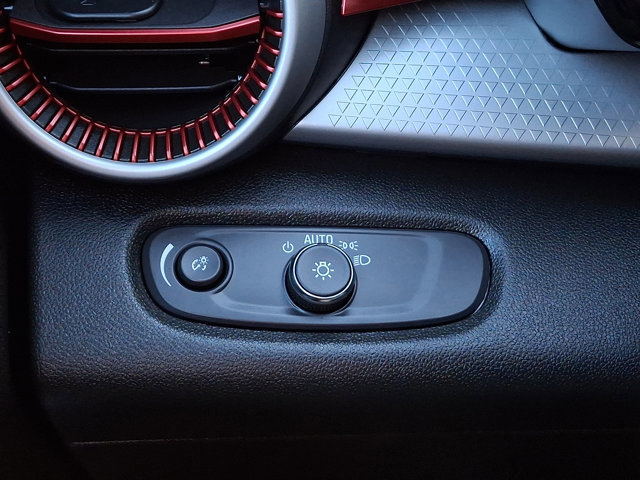 Used 2024 Chevrolet Trax RS w/ Driver Confidence Package image 26